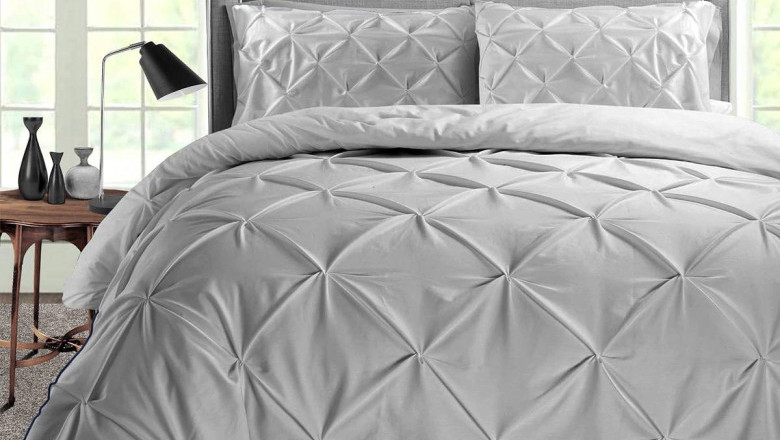 Pinch Comforter comes with Trendy Colors