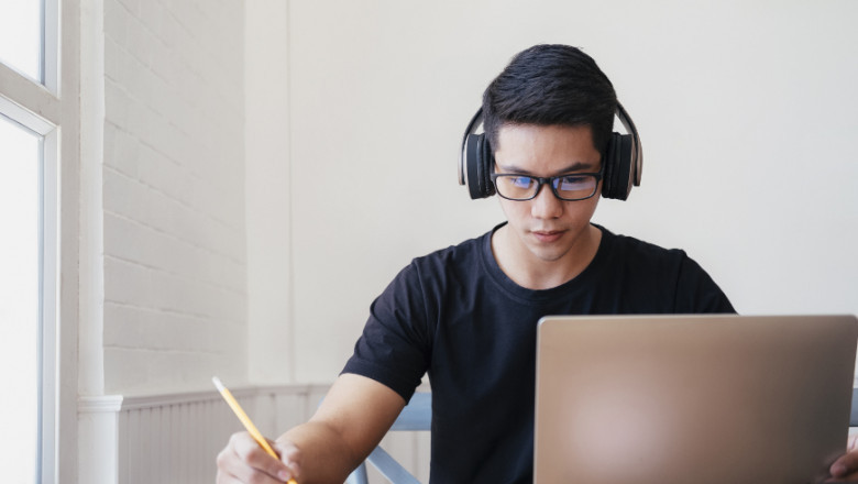What Is the Difference Between Thesis and Dissertation?
