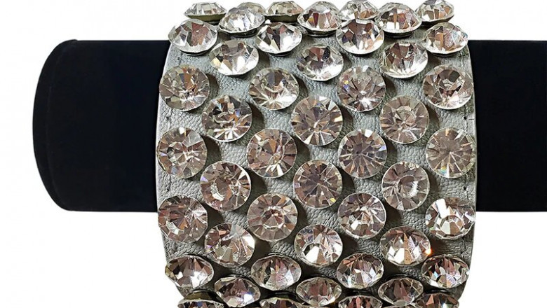 Check These Advantages Of Wearing Costume Jewelry For Fashion Models