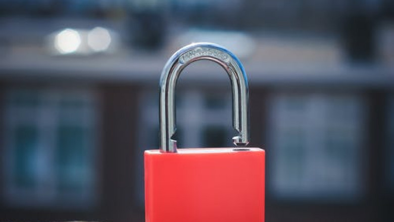 Why Should You Have a Residential Locksmith services?