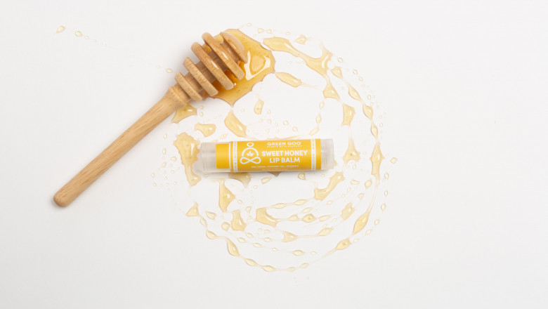 4 Essentials for Your Natural Summer Glow From Head to Toe