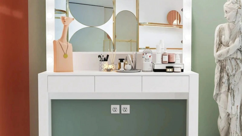 white dressing table, makeup table, white dressing table with mirror, mirrored makeup table