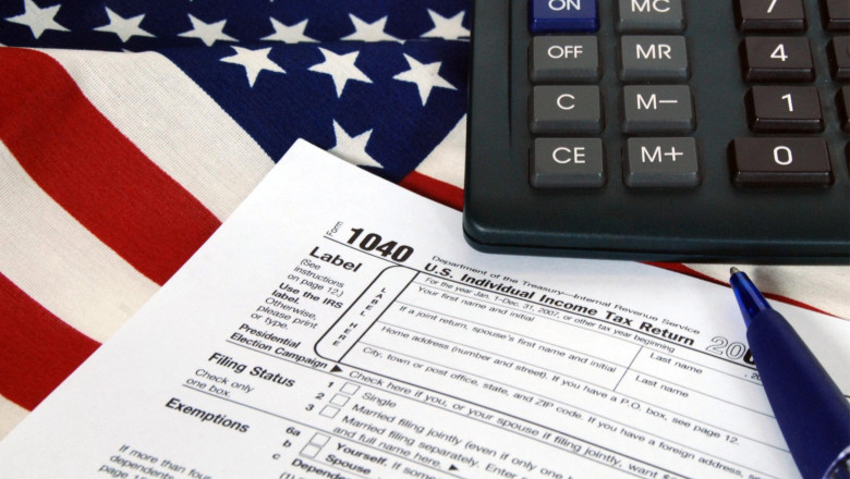 Can US citizens be living abroad file taxes online?