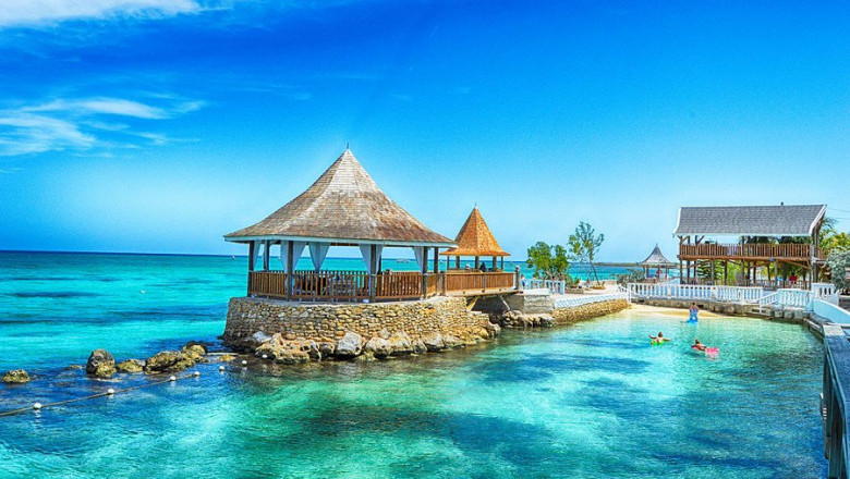 What to Expect at a Beach Resort?