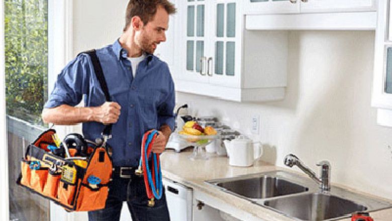 Instances When You Need To Hire An Emergency Plumber