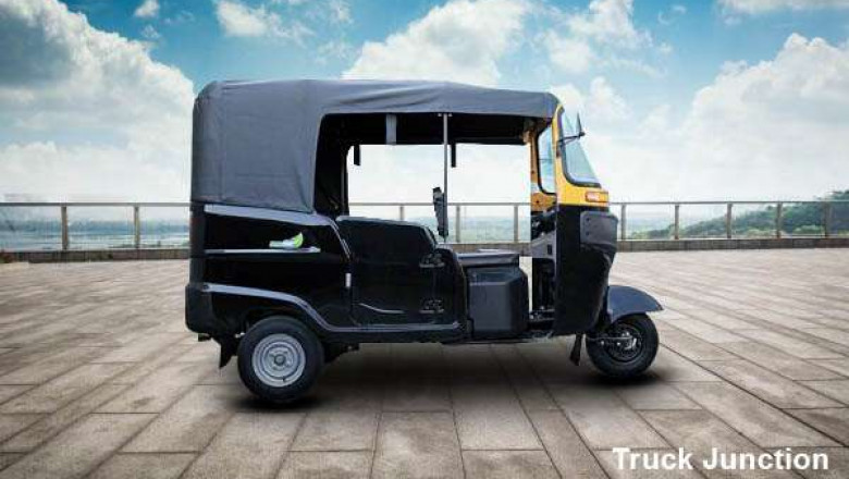 Bajaj Maxima Z Auto Rickshaw With Essential Information