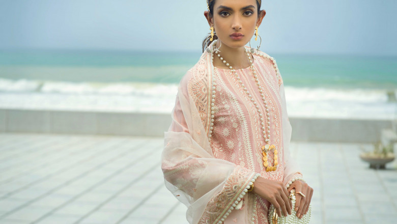 Buy Lawn Dress For Women | Ready To Wear 2022 | Seran