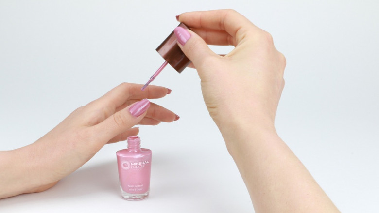 DIYing Your Manicure: 5 Perks to Doing Your Nails at Home