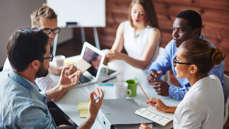 Help the event manager manage all aspects of the event with event management software