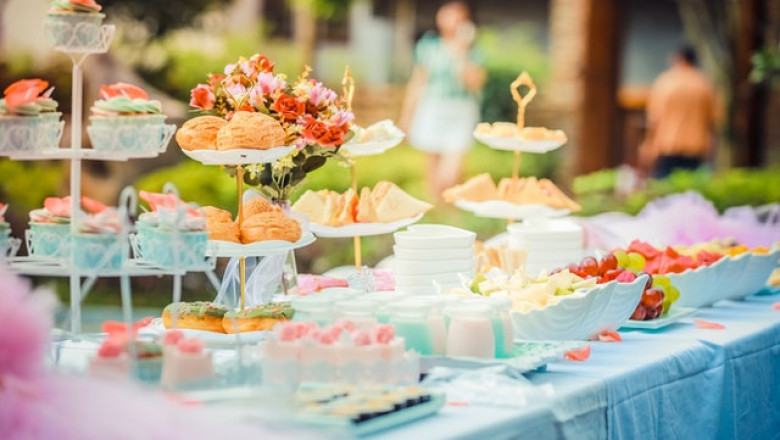 What Party Supplies Can You Sell For a Party Store?