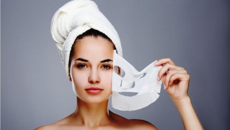 Skin issues such as sensitivity, inflammation, and sunburn can be soothed with sheet face masks