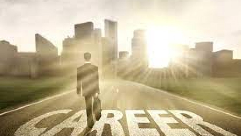 Which course is best after graduation to a lead successful life?