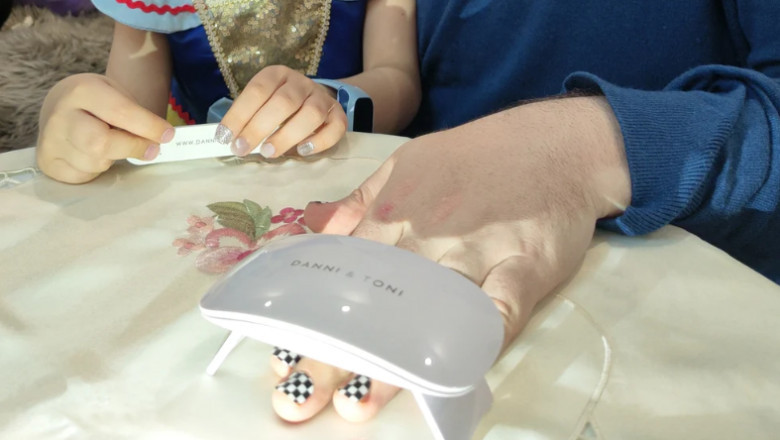 Can Men Use Gel Nail Manicure Strips? Guide by Danni Toni