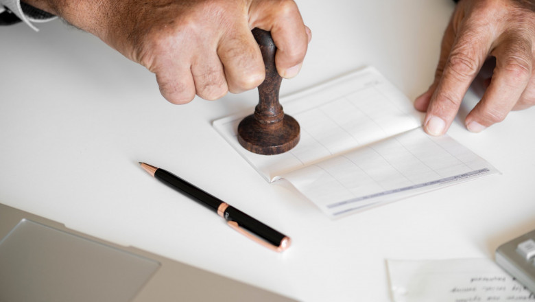 Notary Public Services Assist In Smooth Ownership Title Transfer Of Vehicles PA