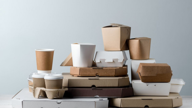 A bag made of paper and packaging is very efficient and portable, and can be used to carry multiple items at once