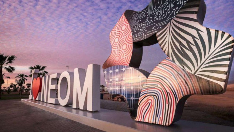 THE NEOM LINE: A Futuristic City.