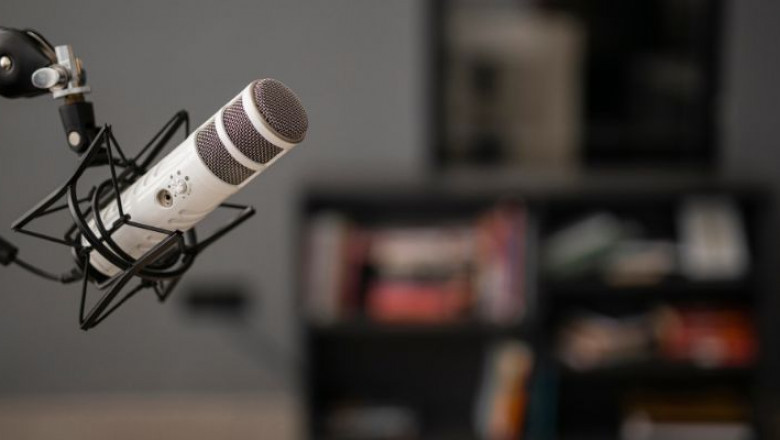 How often do you update the Radio Station Email List?
