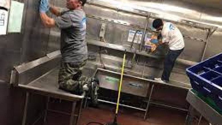 Employ proficient cleaners for your Cafe