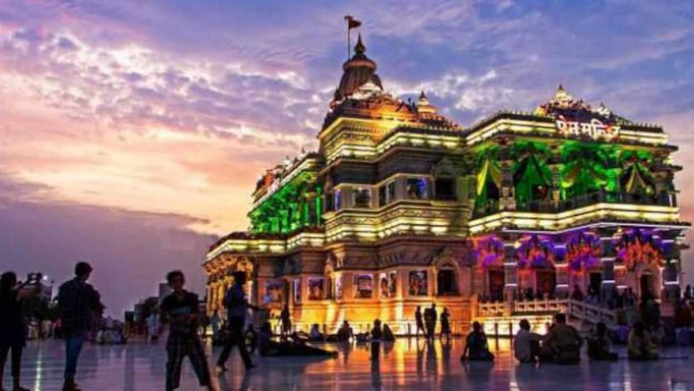 Near Tourist Place of Delhi