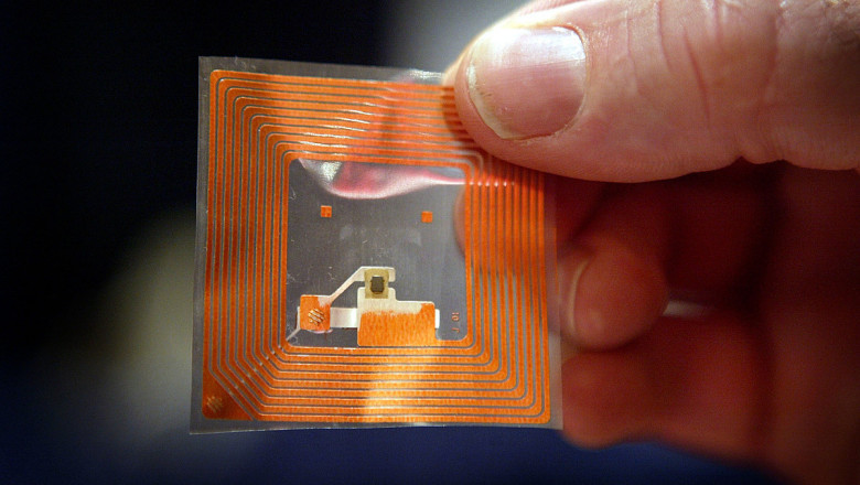 For document tagging and anti-counterfeiting applications, chipless RFID is used