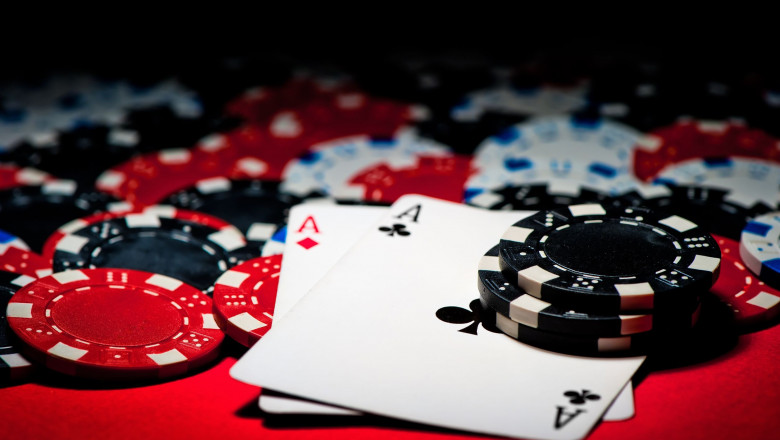 Yang Wajib Kamu Perhatikan Dikala Bermain Dewapoker.