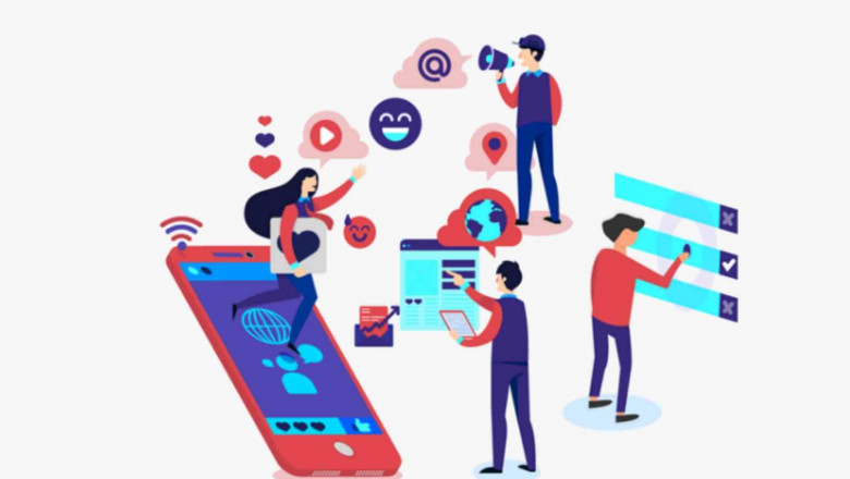 What role do influencers play in Digital Marketing?