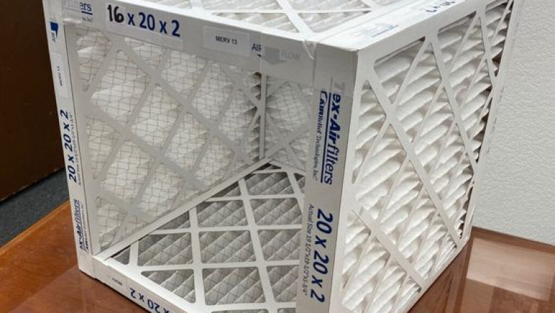 What are the characteristics of the Cardboard panel primary filter?