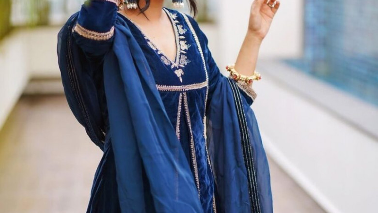 Namitha Pramod looks beautiful in a blue velvet mid-slit Anarkali!