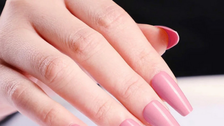 Press On Nails: DNude Glossy Coffin